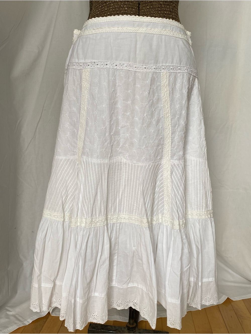 Vintage White Eyelet Tiered Maxi Skirt - Women